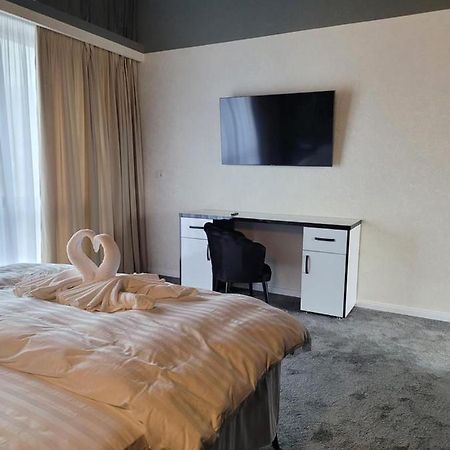 Hotel Avantaj Lupeni  Esterno foto