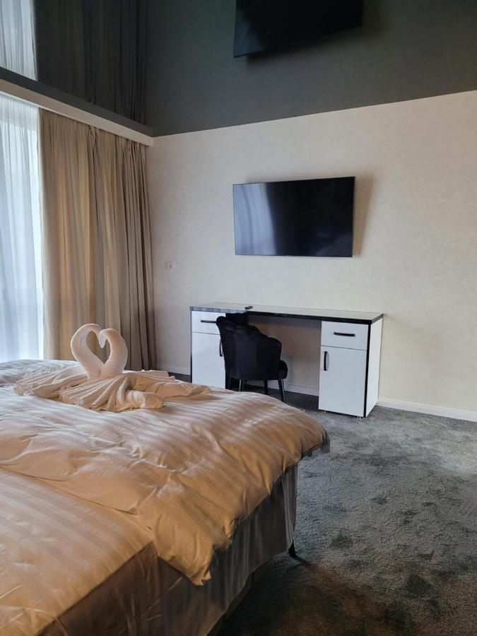 Hotel Avantaj Lupeni  Esterno foto