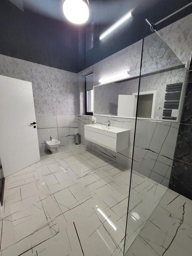 Hotel Avantaj Lupeni  Esterno foto